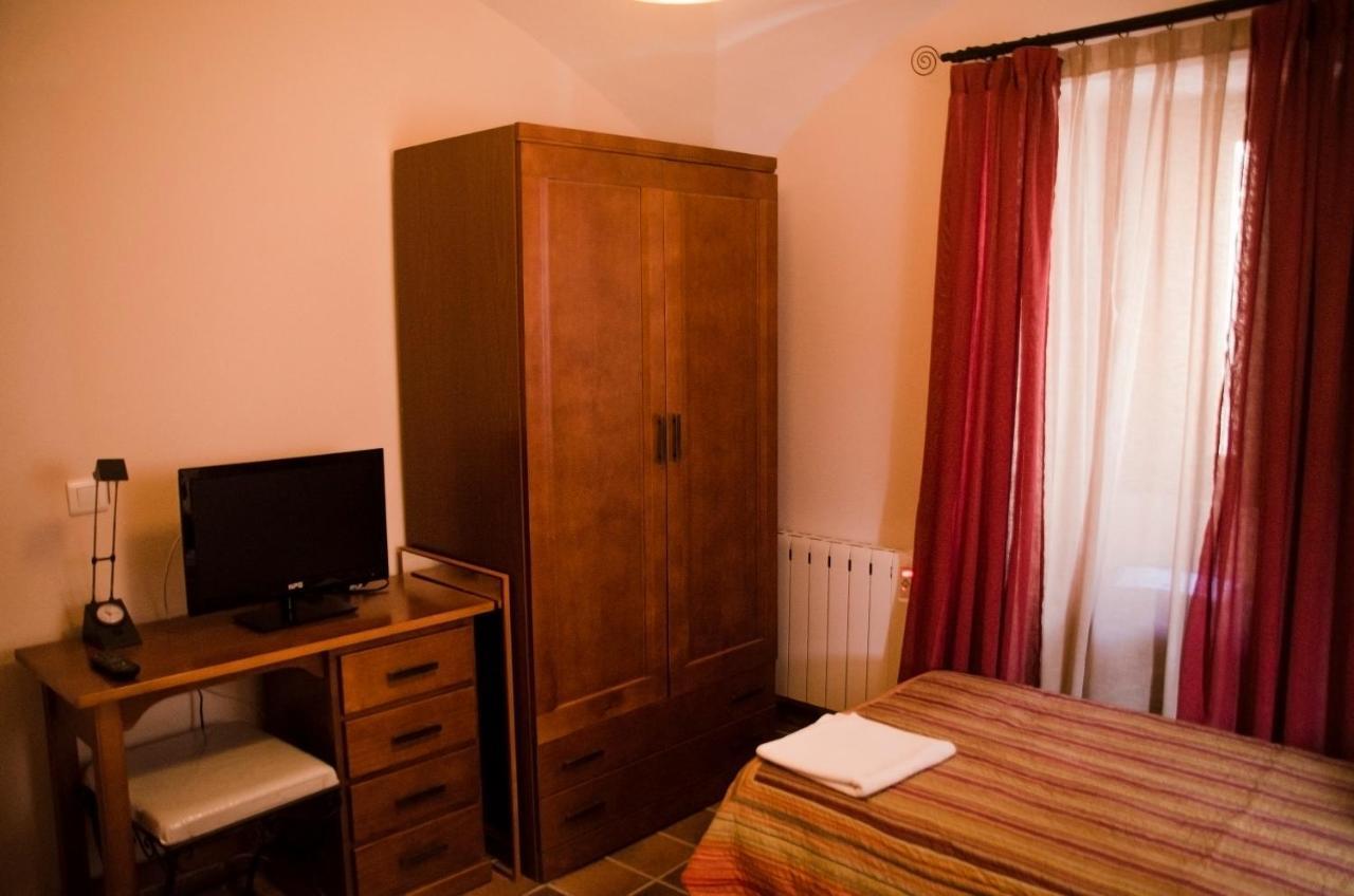 Appartement Casa Sierpes à Caces Chambre photo