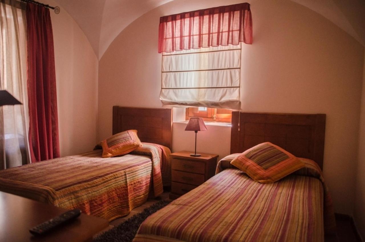 Appartement Casa Sierpes à Caces Chambre photo